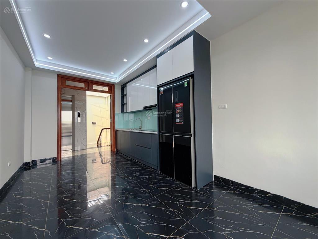 Nhà minh khai 40m2 6 tầng thang máy gara ô tô nhà mới full đồ  trước nhà ô tô tránh  hiếm  16 tỷ