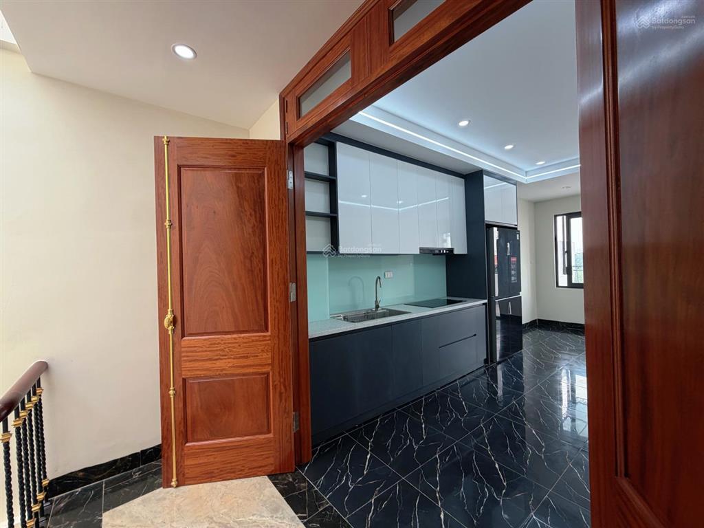 Nhà minh khai 40m2 6 tầng thang máy gara ô tô nhà mới full đồ  trước nhà ô tô tránh  hiếm  16 tỷ
