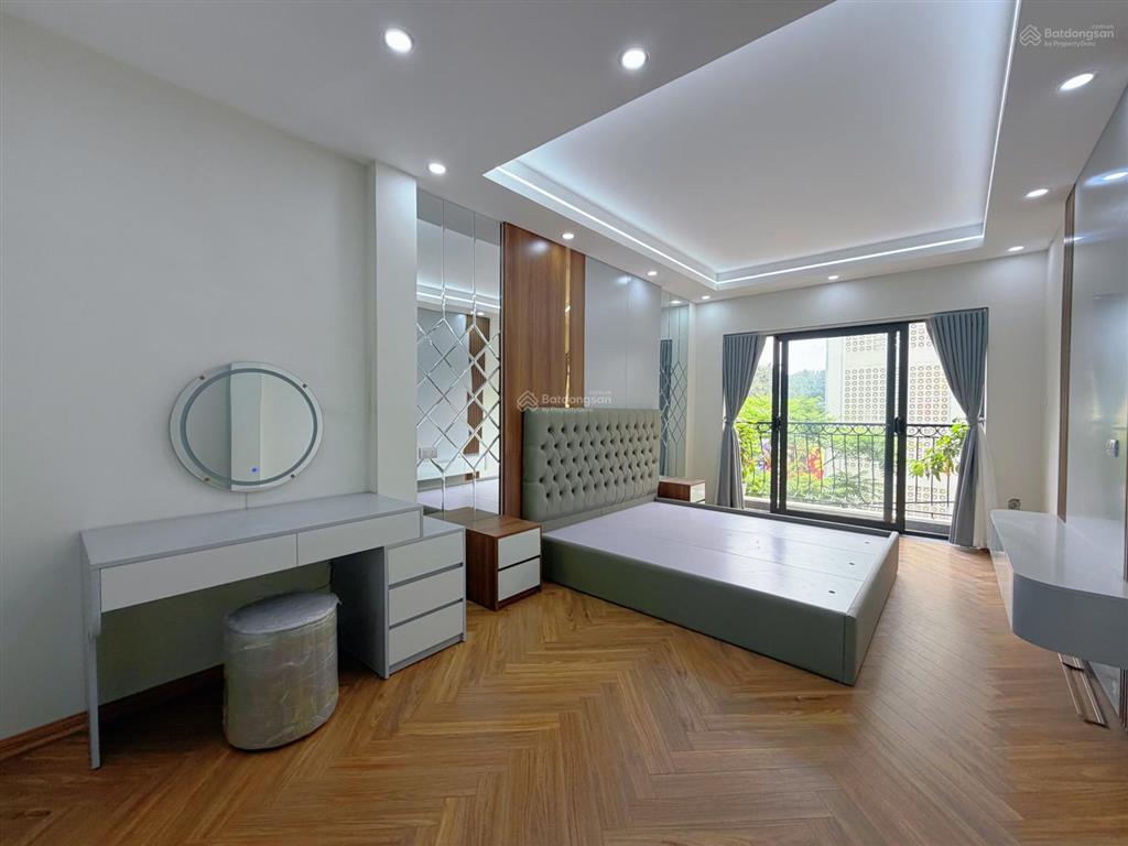 Nhà minh khai 40m2 6 tầng thang máy gara ô tô nhà mới full đồ  trước nhà ô tô tránh  hiếm  16 tỷ