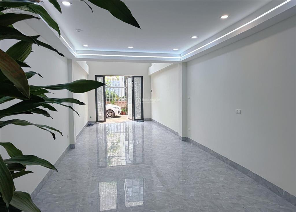 Nhà minh khai 40m2 6 tầng thang máy gara ô tô nhà mới full đồ  trước nhà ô tô tránh  hiếm  16 tỷ