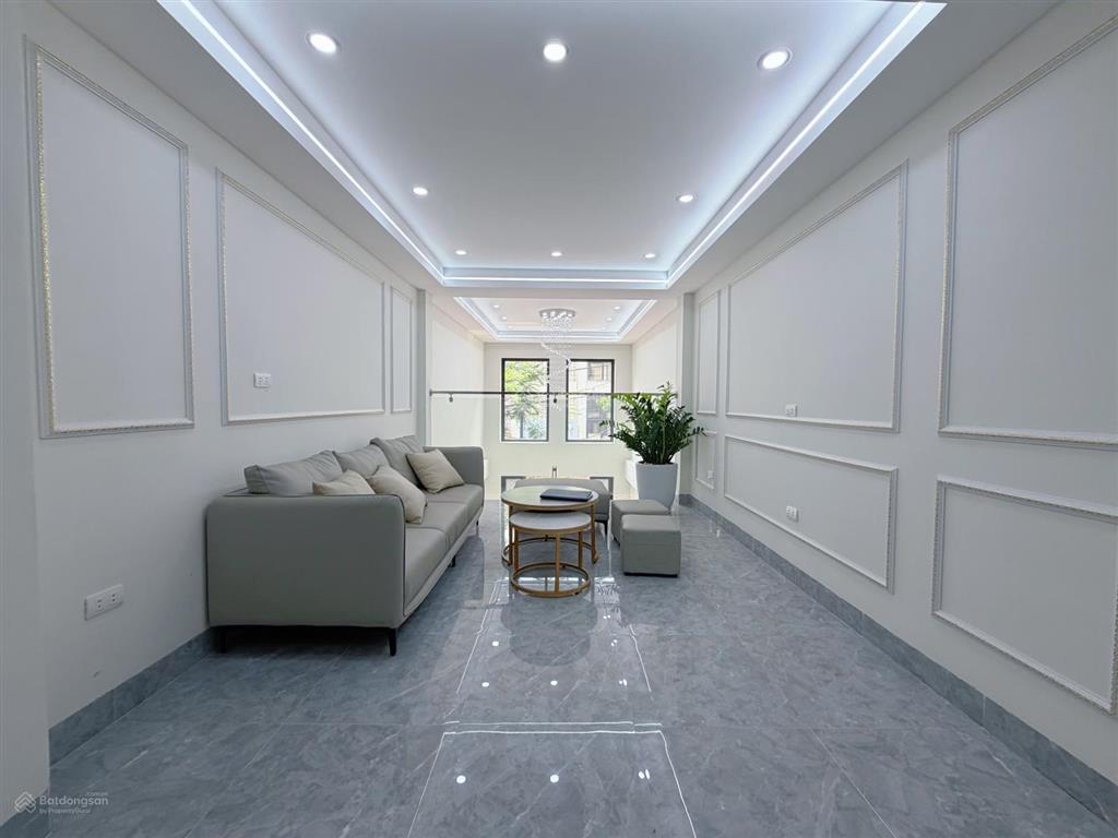 Nhà minh khai 40m2 6 tầng thang máy gara ô tô nhà mới full đồ  trước nhà ô tô tránh  hiếm  16 tỷ