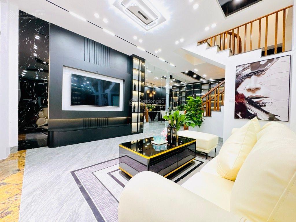 Nhà vương thừa vũ siêu đẹp phân lô quân đội 45m 5 tầng ô tô đỗ cửa