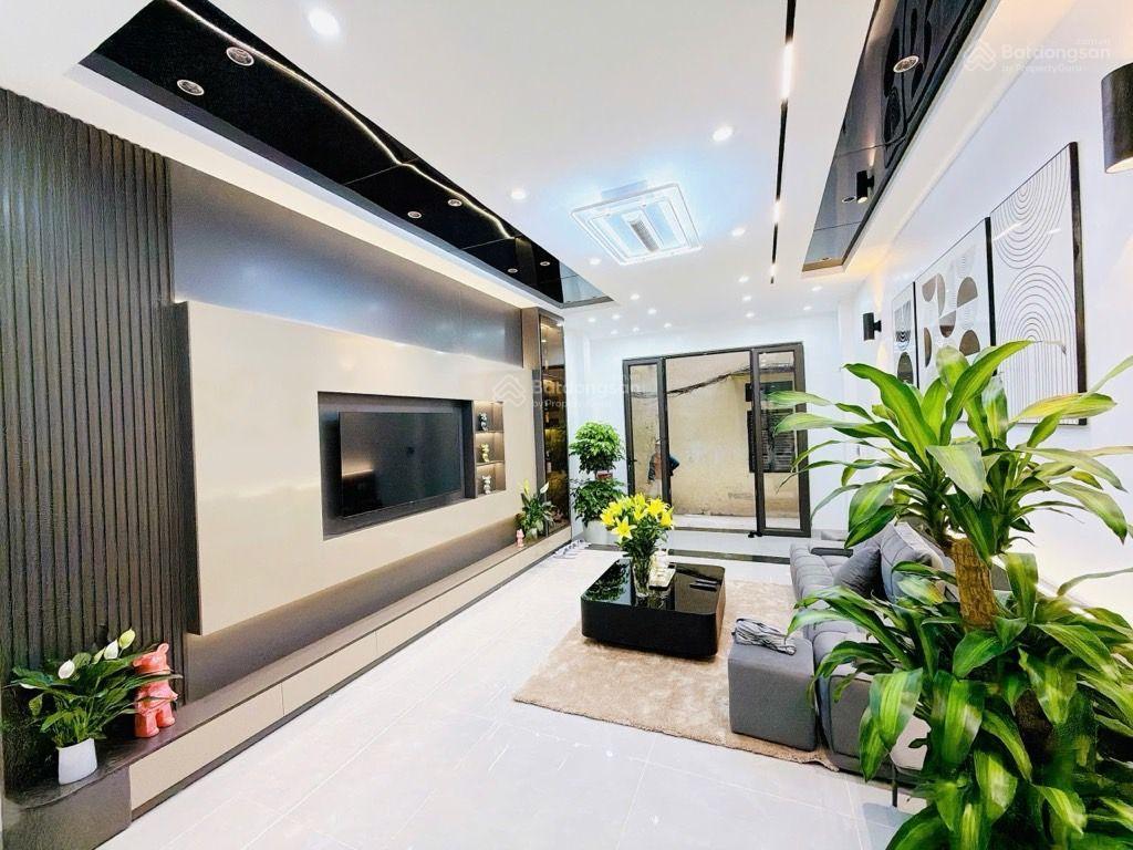 Nhà khương trung ngay cạnh ngã tư sở  45m xây mới thang máy ngõ rộng 10 tỷ