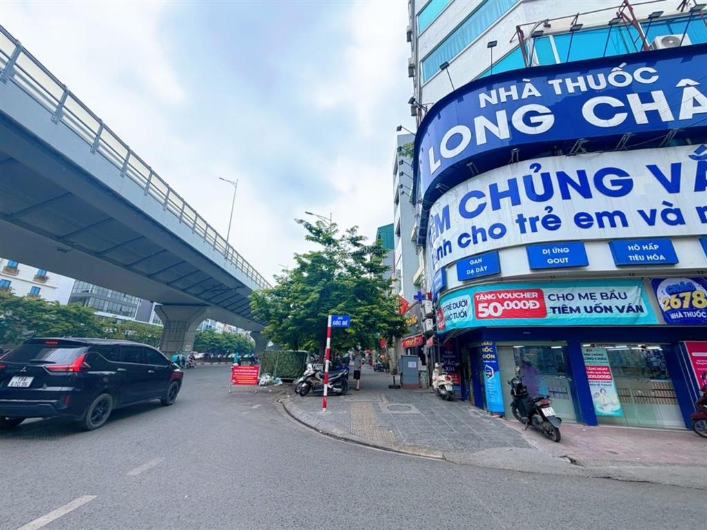 Nhà mặt ngõ cực gần phố, cách 10m ra ô tô tránh  ở hoặc cho thuê có dòng tiền  giá hời 10 tỷ