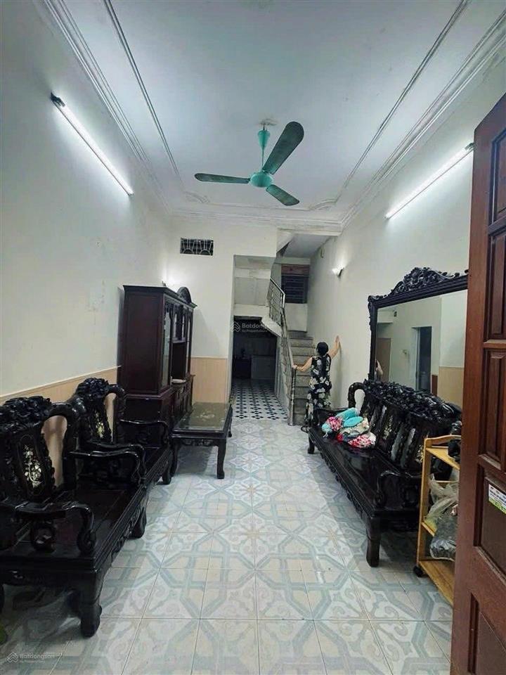 Nhà mặt ngõ cực gần phố, cách 10m ra ô tô tránh  ở hoặc cho thuê có dòng tiền  giá hời 10 tỷ