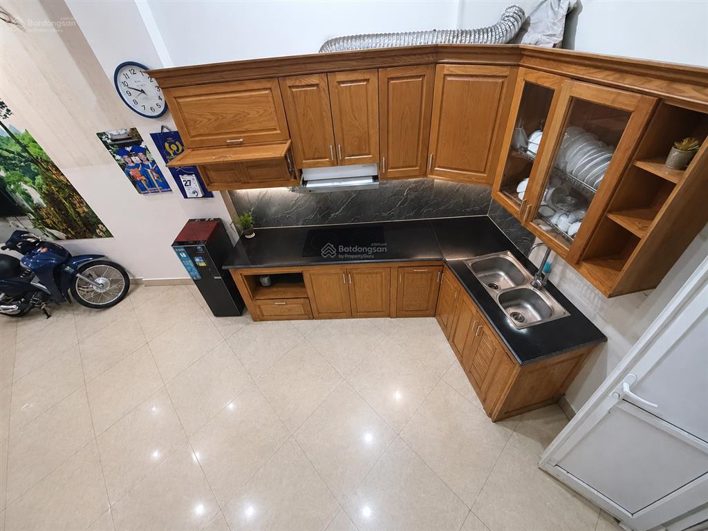 8 tỷ nhà 5 tầng  cách 10m ra đường ô tô vị trí đẹp, ở sướng