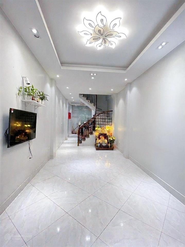 Nhà rộng  vị trí ngon ô tô lùi cửa  6pn phố võ thị sáu ở hoặc kinh doanh