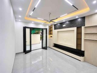 Nhà mới tinh 5 tầng thang máy  gần đường oto  phố minh khai dt 45m  giá 11 tỷ