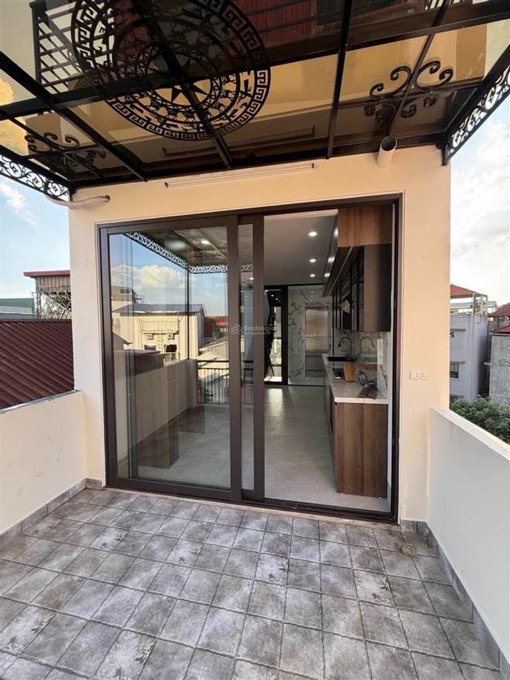 9 tỷ nhà mới tinh thang máy  trần khát chân  rất gần phố  siêu hiếm trong khu vực