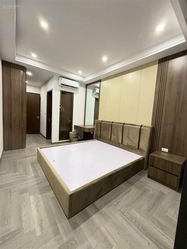 9 tỷ nhà mới tinh thang máy  trần khát chân  rất gần phố  siêu hiếm trong khu vực