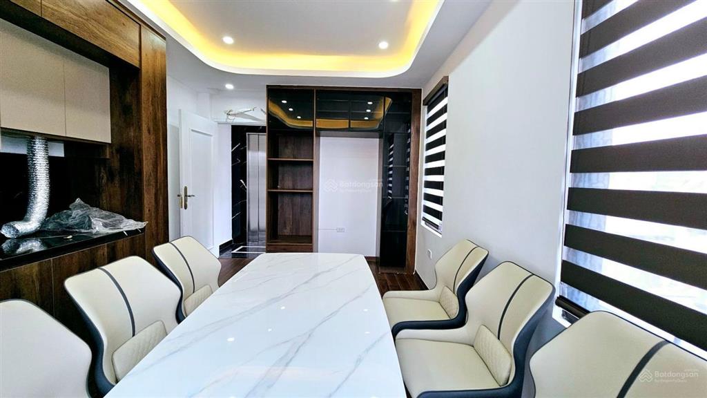 Nhà mới kong phố trần đại nghĩa  6 tầng thang máy  9 tỷ, cách phố vài bước chân. giá tốt khu vực