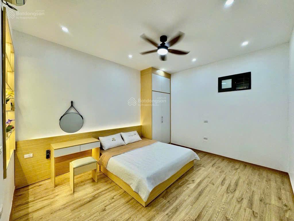 Bán nhà phố hoàng mai 40m2 ô tô đỗ cửa giá chỉ 8,15 tỷ, gần công viên hồ đền lừ  cực hiếm