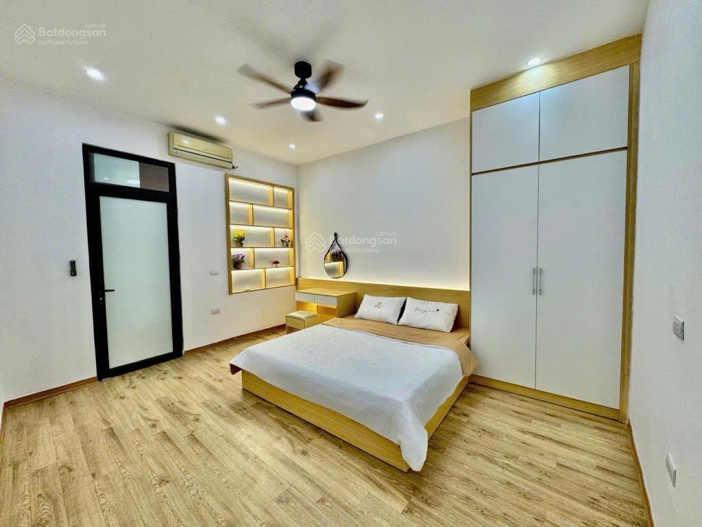 Bán nhà phố hoàng mai 40m2 ô tô đỗ cửa giá chỉ 8,15 tỷ, gần công viên hồ đền lừ  cực hiếm