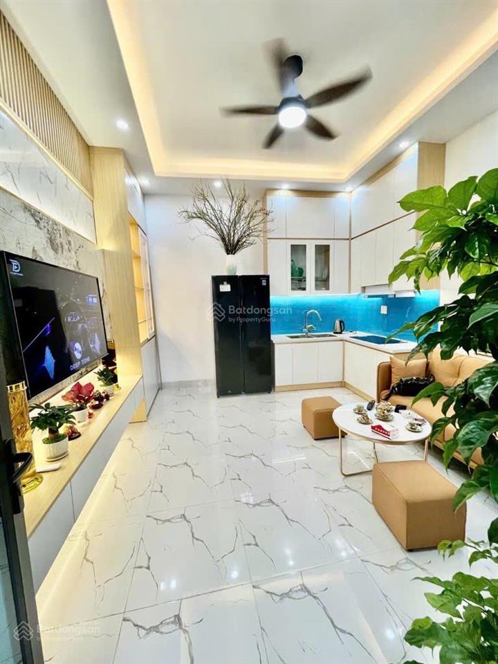Bán nhà phố hoàng mai 40m2 ô tô đỗ cửa giá chỉ 8,15 tỷ, gần công viên hồ đền lừ  cực hiếm