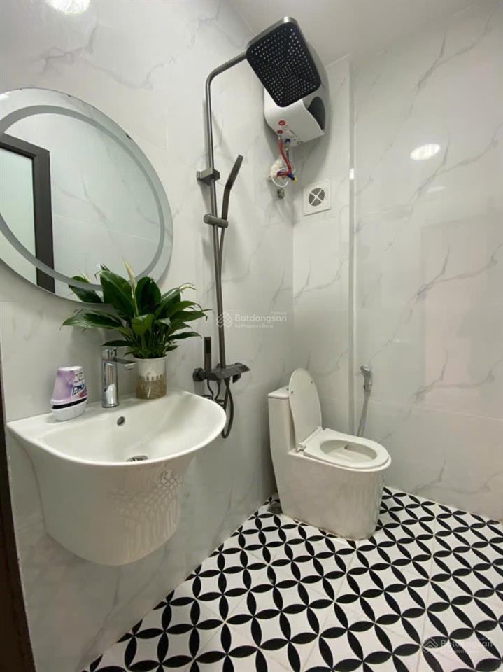 Nhà đẹp lung linh hoàng mai  giao minh khai  gần ô tô  dt 42m2 full nội thất  8.5 tỷ