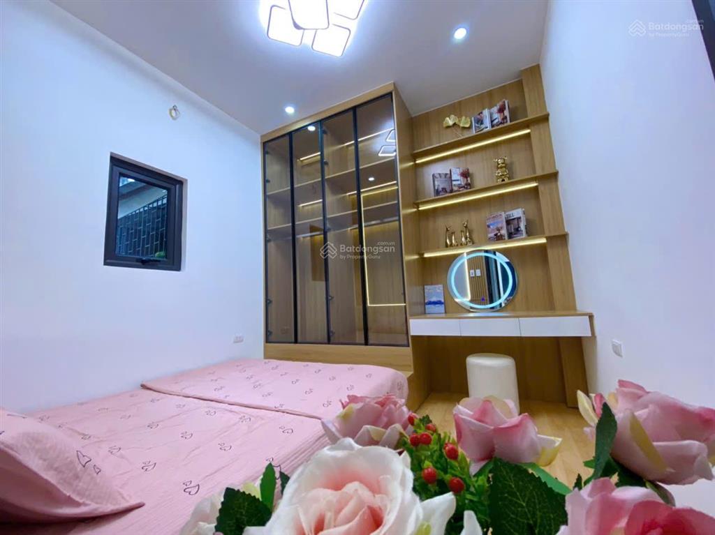 Nhà đẹp lung linh hoàng mai  giao minh khai  gần ô tô  dt 42m2 full nội thất  8.5 tỷ