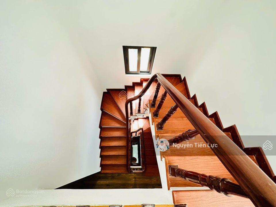 Nhà riêng 37m2 lô góc thoáng phố hoàng mai, ngõ rộng, oto cách 15m, 7.45 tỷ