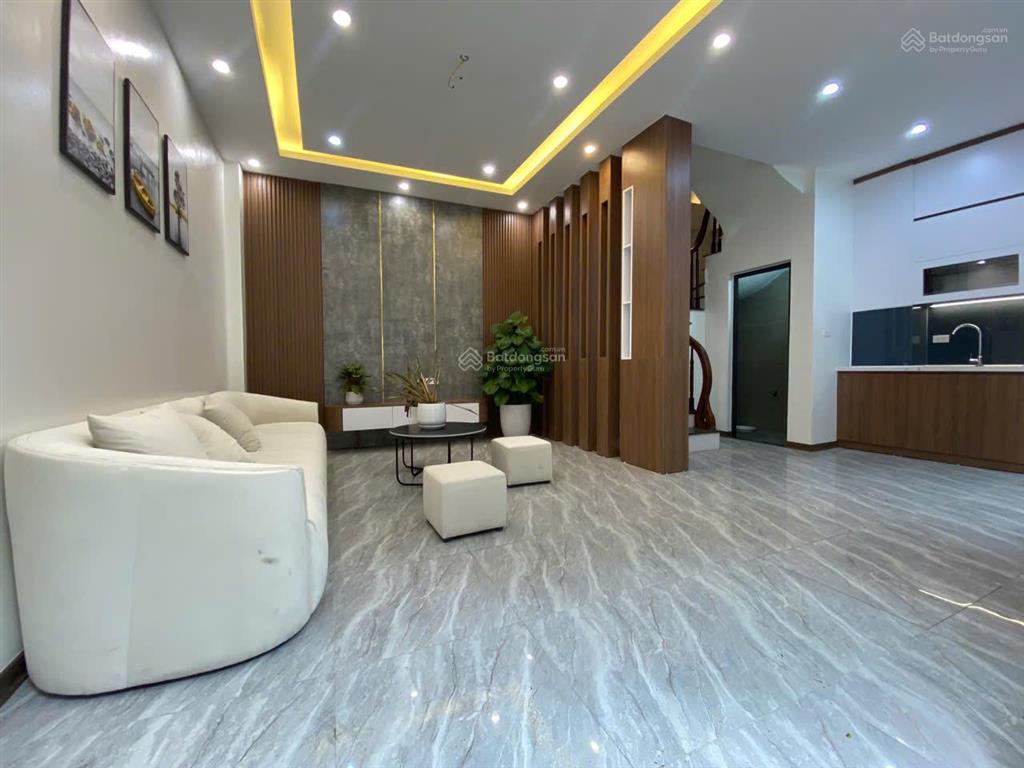 Bán nhà phố hoàng mai  hồ đền lừ  ô tô đỗ cổng  dt 40m2 mặt tiền 6m, siêu thoáng
