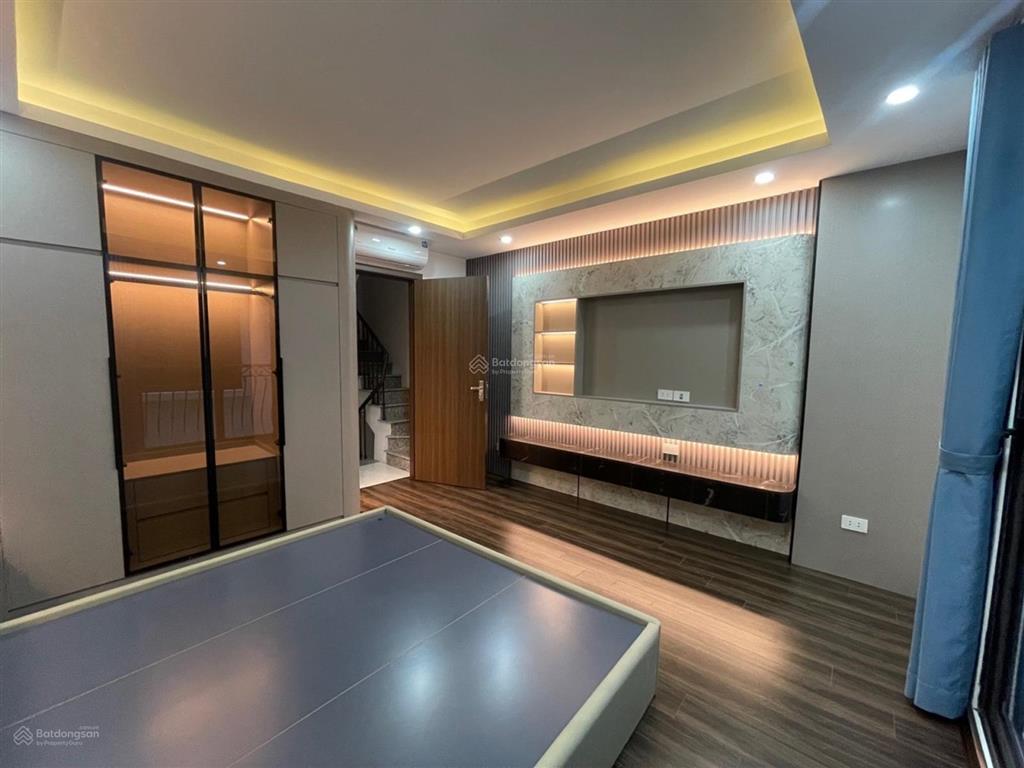 Siêu phẩm 7 tầng thang máy  cách 1 nhà ra mặt phố lương khánh thiện  full nội thất  11 tỷ