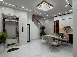 Cắt lỗ nhà đẹp mới tinh có thang máy hiếm trong phân khúc 9.8 tỷ  dt 40m 5 tầng  phố mai động
