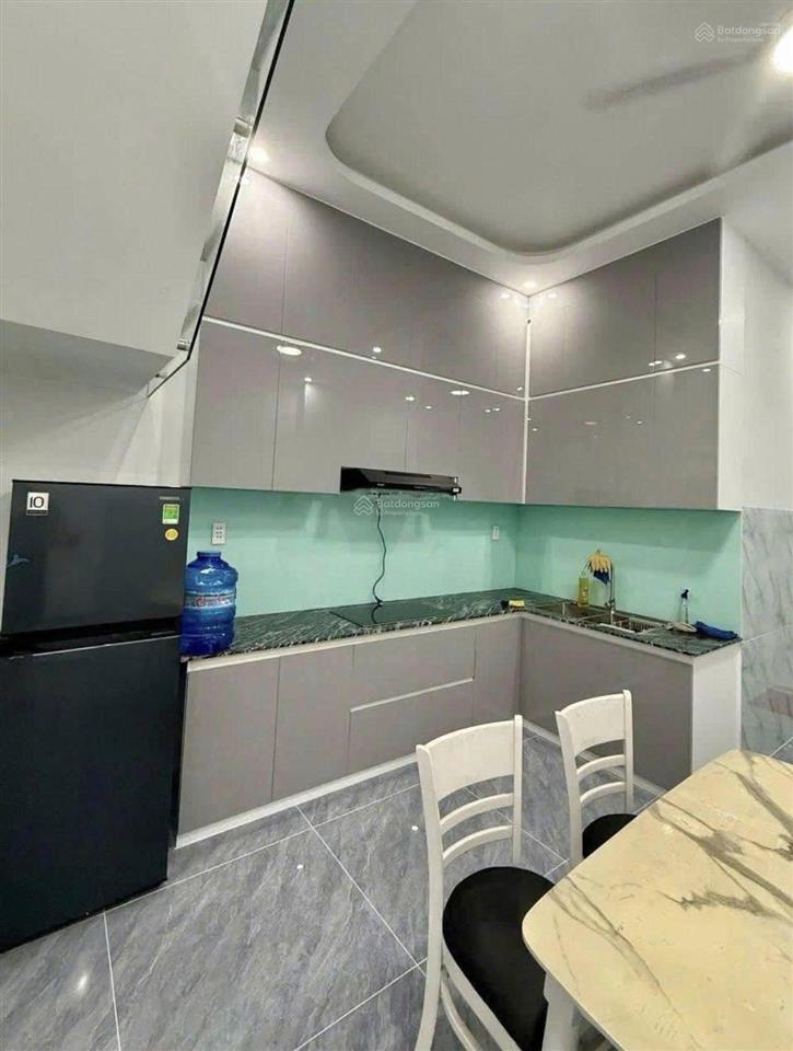 Chủ gửi bán gấp căn 2 lầu nằm ngay mặt tiền đt 747b phường tân hiệp, tân uyên, bình dương cũ, shr