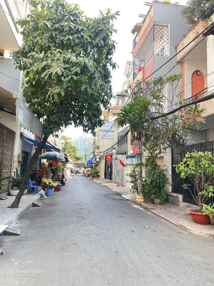Nhà đẹp quận 7 đường nhựa 7m có vỉa hè 5 tầng  dt 4x15m  ôtô ngủ  4 pn. chỉ 9.5 tỷ