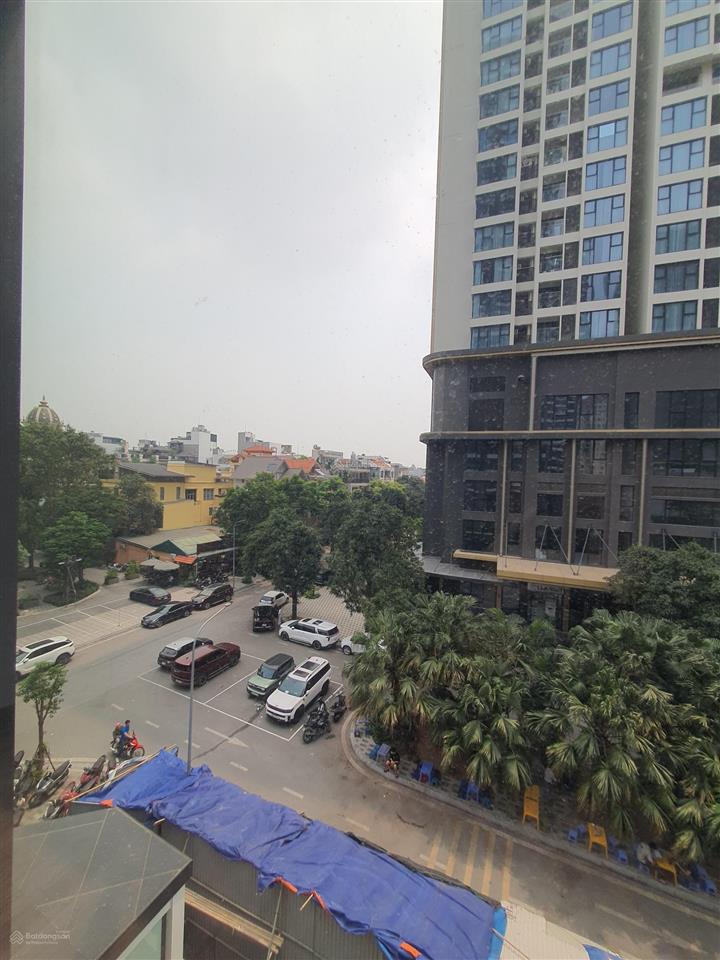 Bán gấp căn góc 3pn 128m2  skyline west lake  có slot ô tô, miễn 1 năm pdv  giá 165tr/m2