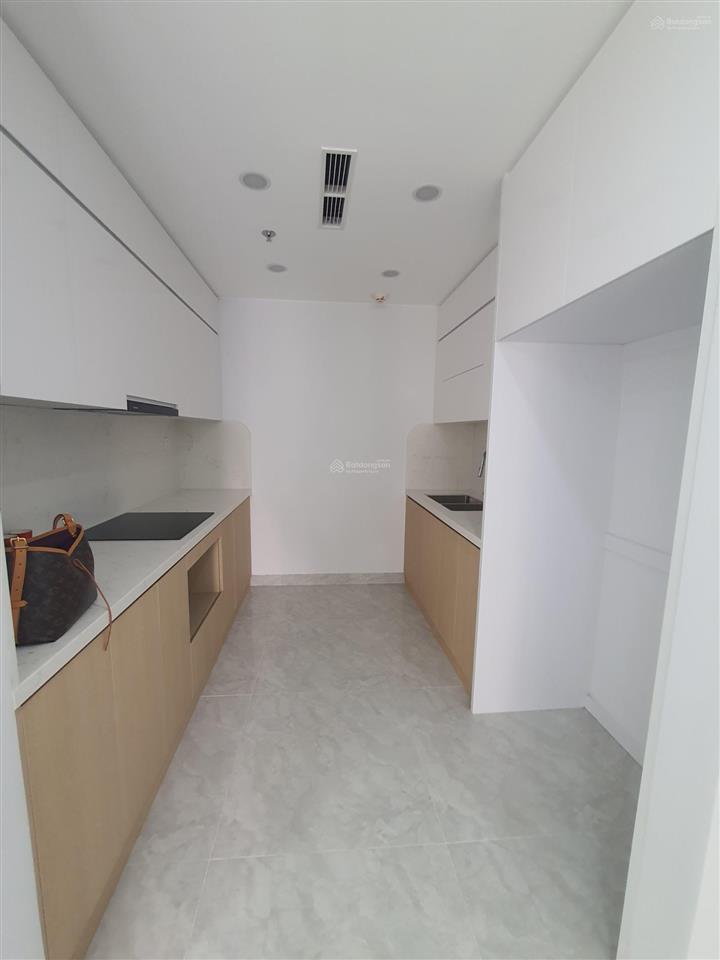 Bán gấp căn góc 3pn 128m2  skyline west lake  có slot ô tô, miễn 1 năm pdv  giá 165tr/m2
