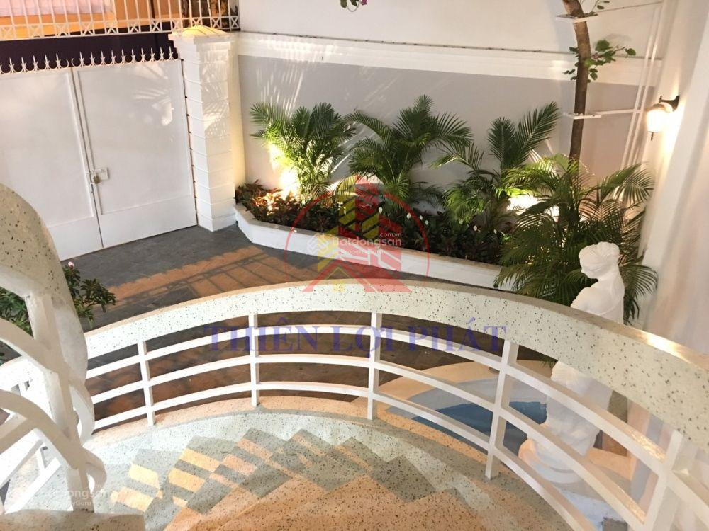 Bán biệt thự đẹp hẻm sang trọng nhất đường nguyễn văn trỗi, p.15, phú nhuận, dt 8x30, gb 65 tỷ