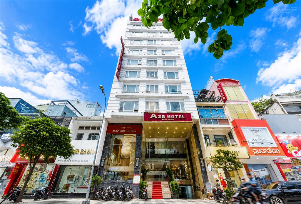 Bán khách sạn 3* mặt tiền nguyễn trãi, phường bến thành, quận 1, dt 12x20, h, 11l, 61p, gb 499 tỷ