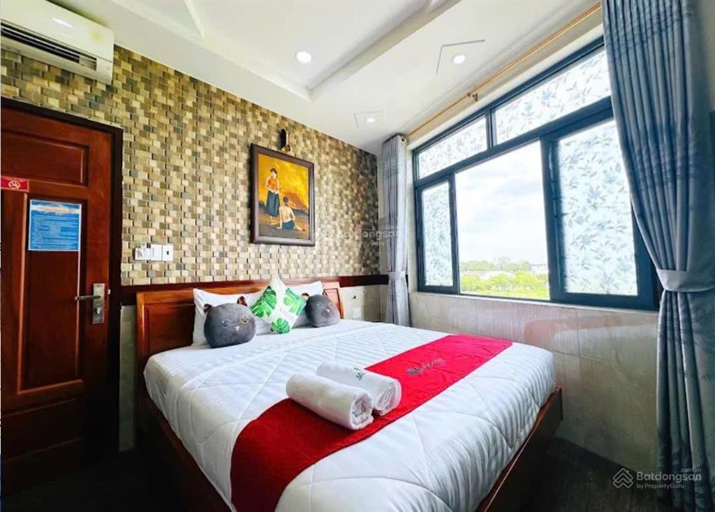 Cho thuê khách sạn 60 phòng mặt tiền trung mỹ tây, quận 12, bx an sương, giá thuê 220 tr/tháng