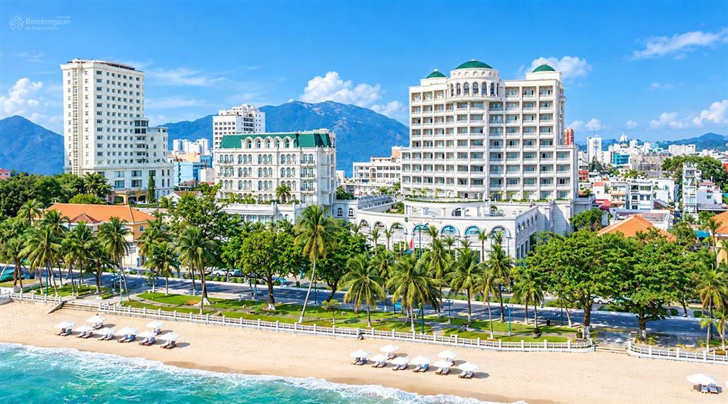 Bán khách sạn 5 sao mặt tiền lê thánh tôn, bến nghé, quận 1, 151 phòng, giá bán 2.250 tỷ tl