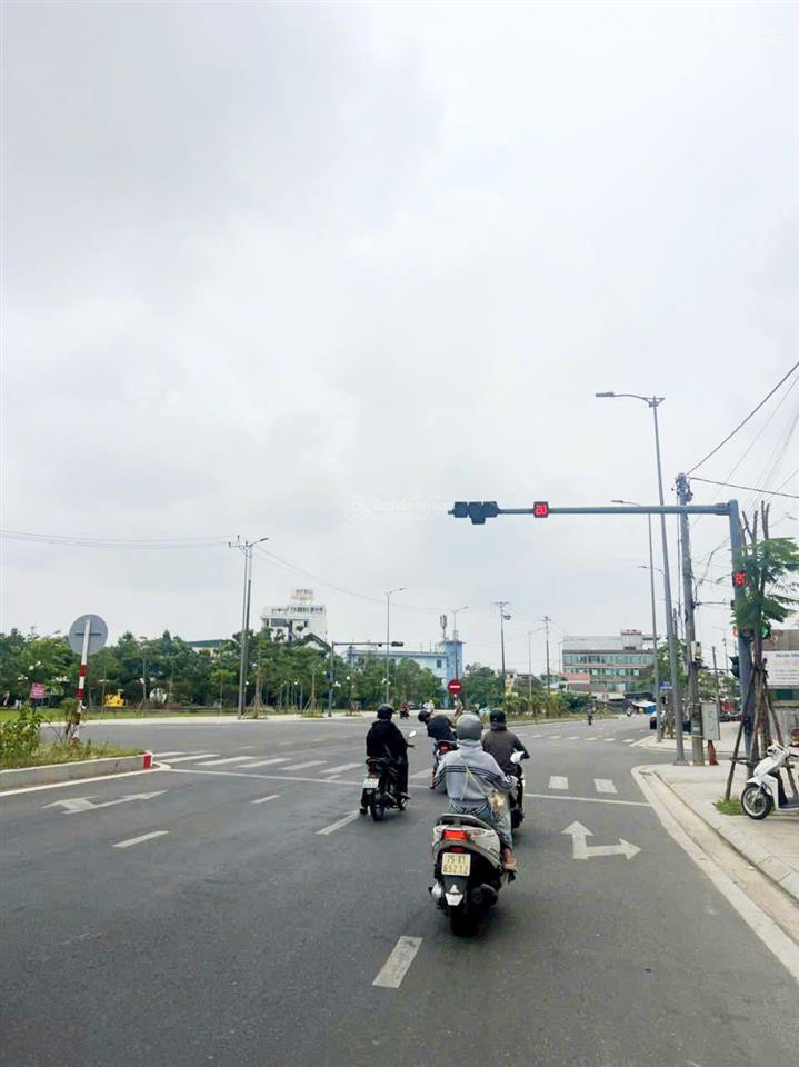 85tr/m2 đất mặt tiền phạm văn đồng ngang 15m (đoạn trên)