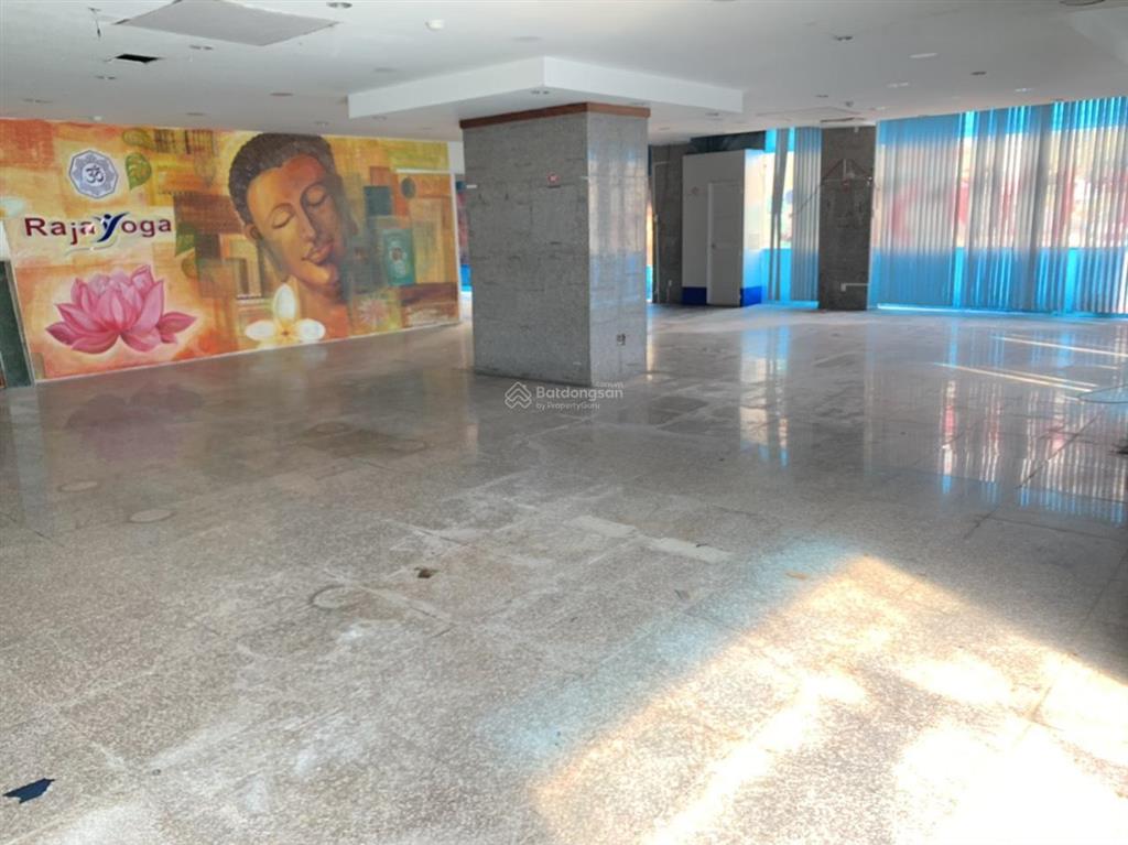 Bán gấp sàn thương mại 385m2, góc 2mt siêu đẹp, 40 hùng vương, p. buôn ma thuột