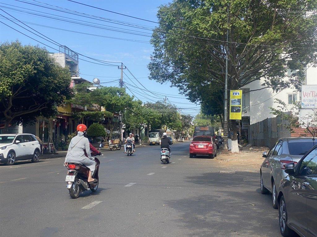 Bán gấp sàn thương mại 385m2, góc 2mt siêu đẹp, 40 hùng vương, p. buôn ma thuột