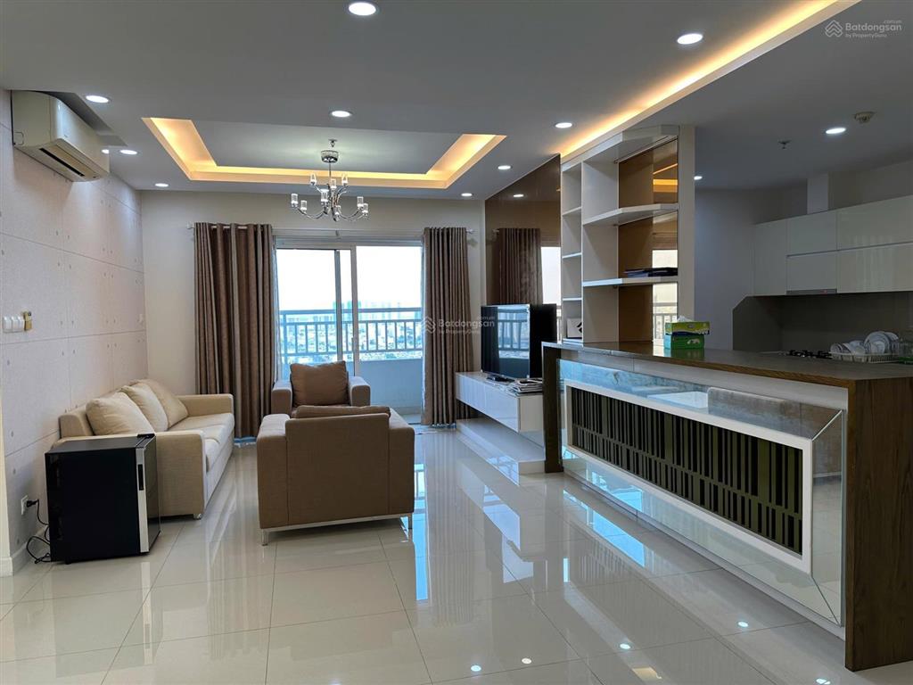 Ban công đón gió  căn góc  có sổ  147m 3pn  nhà đẹp tại sunrise city quận 7 .   0909 982 ***