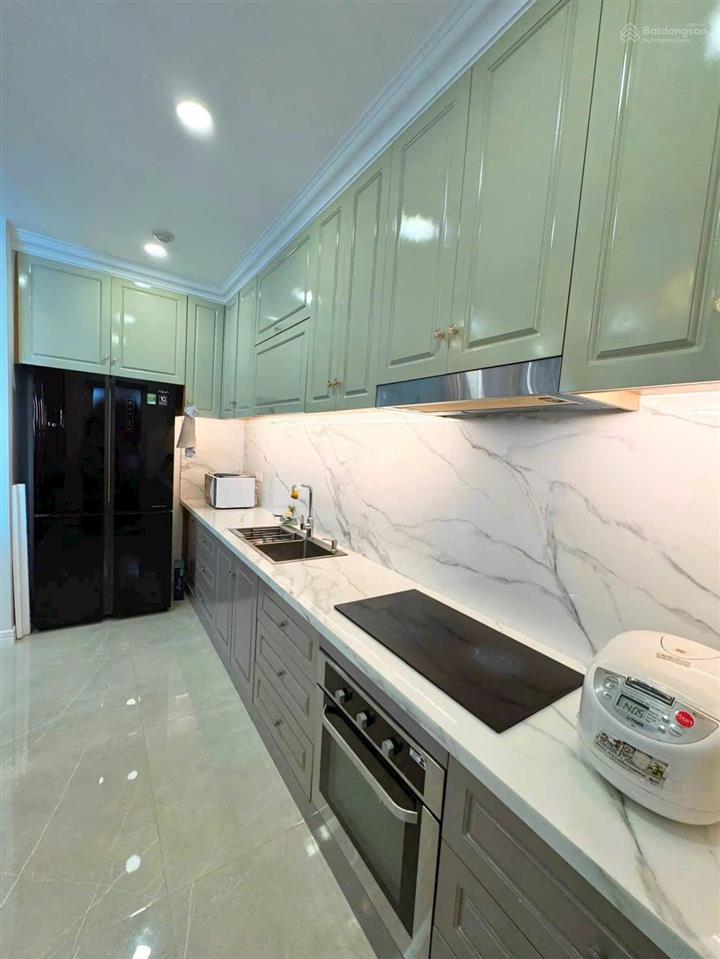 Cần cho thuê căn 3 ngủ tại sunrise cityview, quận 7, dọn vào ở ngay, nhà đẹp.  0909 982 *** thư