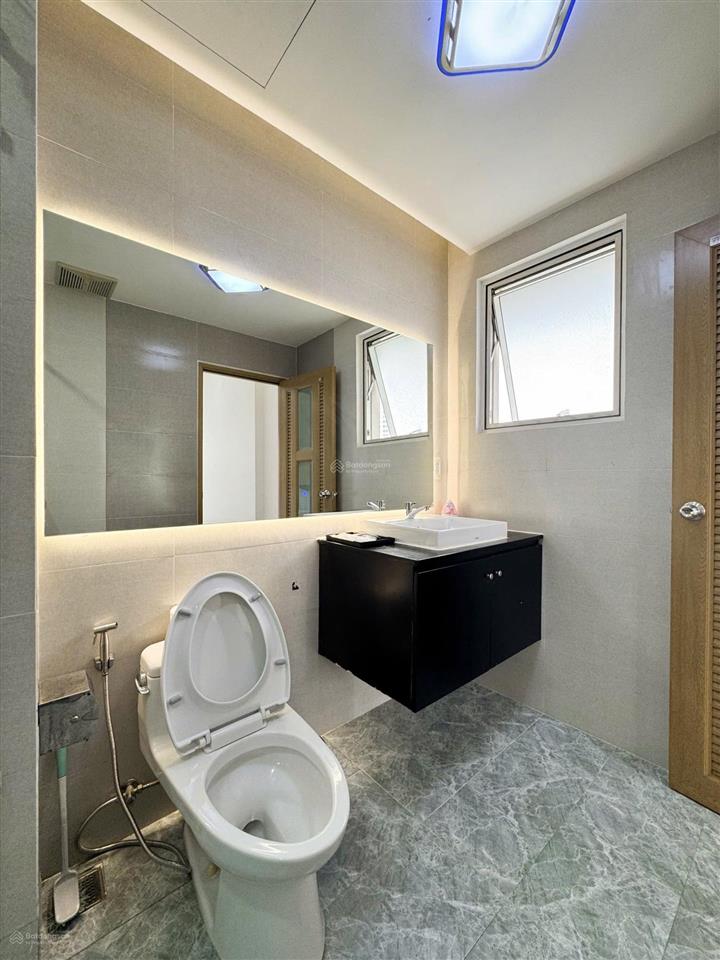 Chính chủ cần bán căn 3 ngủ, 124m², có sổ hồng tại sunrise city quận 7.  0909 982 ***