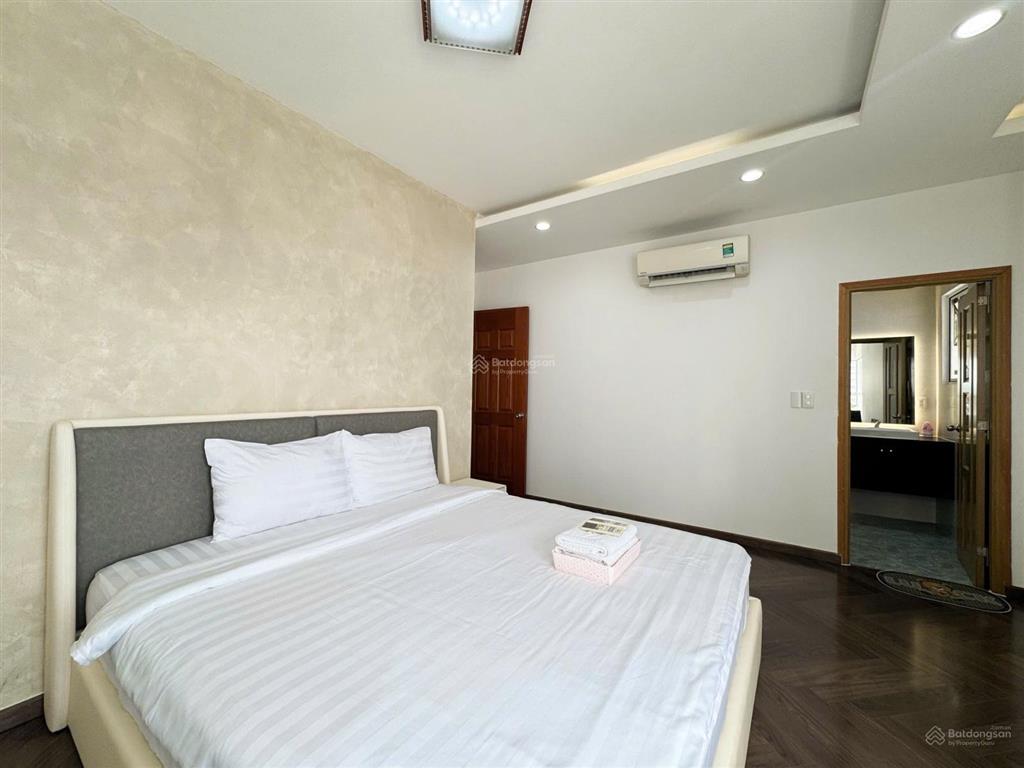 Chính chủ cần bán căn 3 ngủ, 124m², có sổ hồng tại sunrise city quận 7.  0909 982 ***