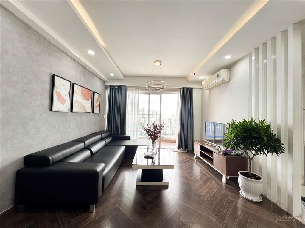 Chính chủ cần bán căn 3 ngủ, 124m², có sổ hồng tại sunrise city quận 7.  0909 982 ***