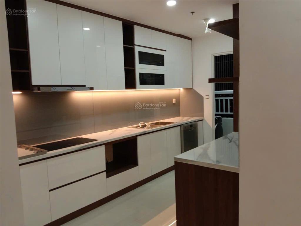 Chính chủ bán căn hộ sunrise city central 25 nguyễn hữu thọ quận 7 | view đông nam nội thất mới đẹp