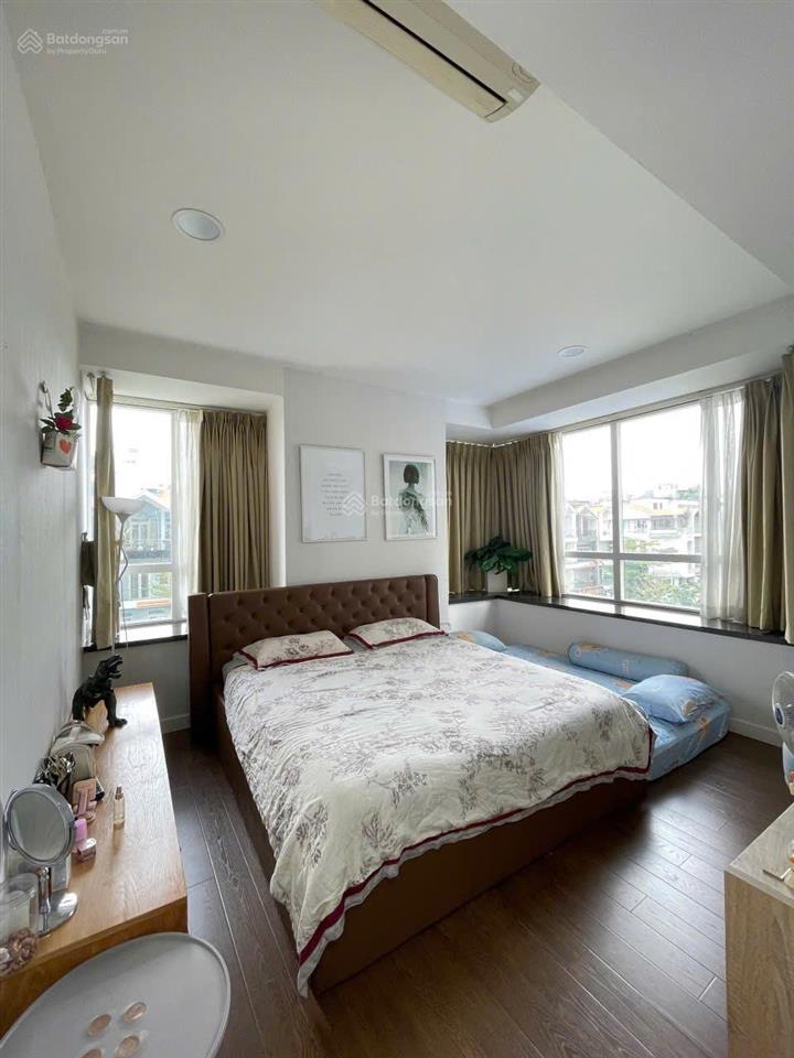 Bán căn hộ sunrise city 3pn 2wc 130m2 giá tốt, full nội thất, view bắc cửa đông