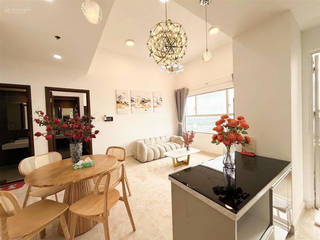 Chính chủ cần bán căn hộ 76m2, 2pn chỉ 6.8 tỷ, sổ hồng, sunrise city quận 7. gọi ngay 0909 982 ***
