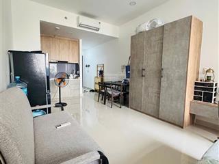 Officetel có ban công sân vườn, 36m, sổ lâu dài, giá 3.4 tỷ tại sunrise city quận 7.  0909 982 ***