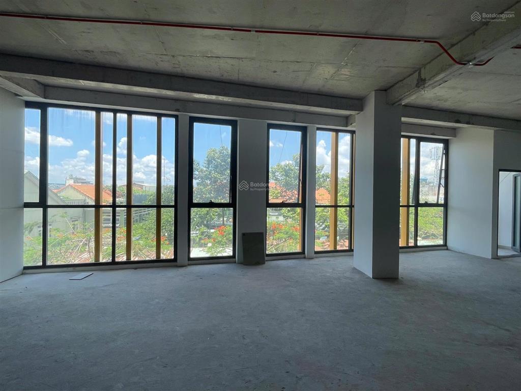 Cho thuê mặt bằng văn phòng full kính 150m² tại bcons tower vi  giá thuê chỉ 10 triệu/tháng
