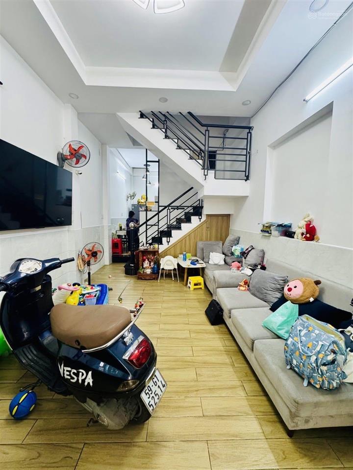 Bán nhà 3 lầu tây thạnh (41m2). diện tích 4.1 x 10m . giá nhỉnh 5 tỷ