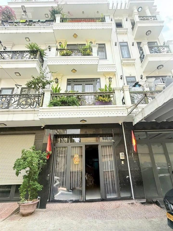 Bán nhà đẹp 4 lầu khu phân lô đồng bộ ngay tây thạnh. diện tích 4 x 17m. giá 10 tỷ