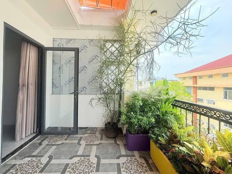 Bán nhà đẹp 4 lầu khu phân lô đồng bộ ngay tây thạnh. diện tích 4 x 17m. giá 10 tỷ