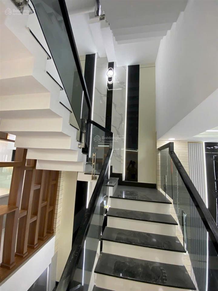 Nhà đẹp kế bên aeon tân phú (4.5 x 13m) 4 lầu mới 100%. giá nhỉnh 7 tỷ