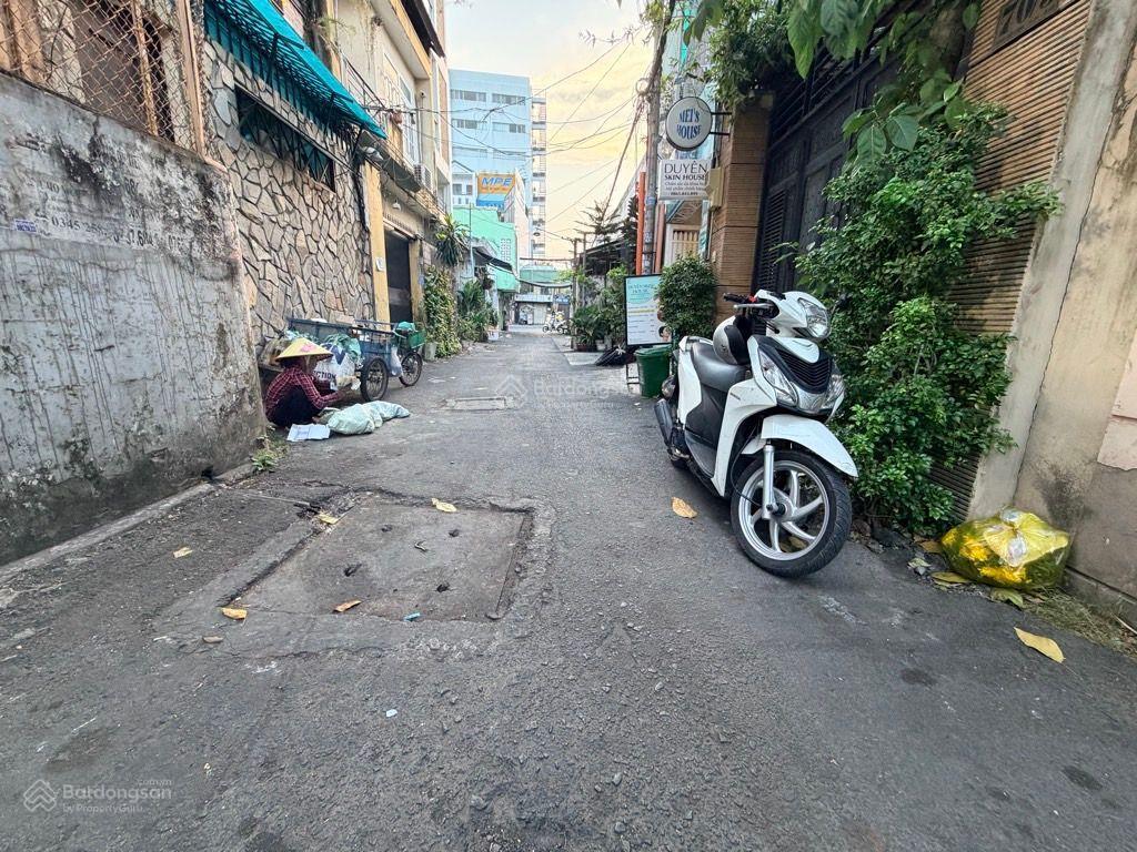 Bán đất tặng nhà đường xe tải 6m ngay hàng xanh  2 tầng 52m2  nhỉnh 6 tỷ